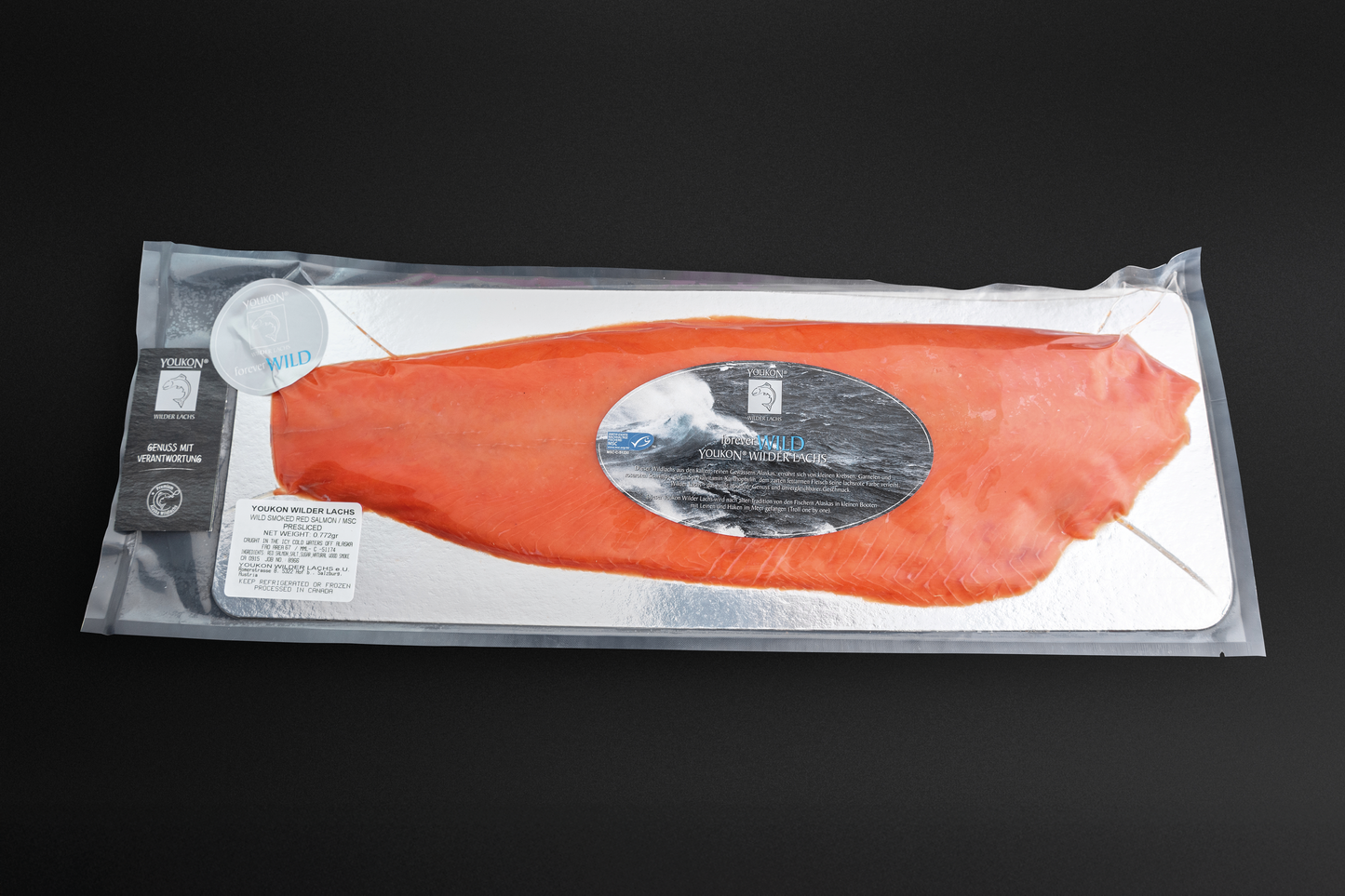 Youkon Red Salmon - ganze Seite geräuchert & geschnitten 730g in edler Naturholzverpackung