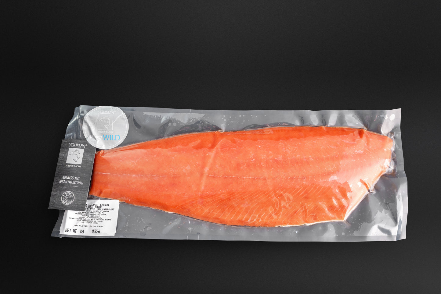 Youkon Wild Red Salmon - whole side unsliced in noble natural-wood-packaging